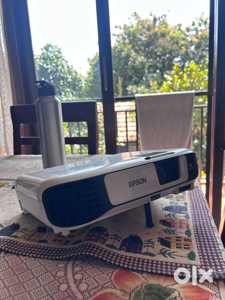 EPSON PROJECTOR 3300 LM