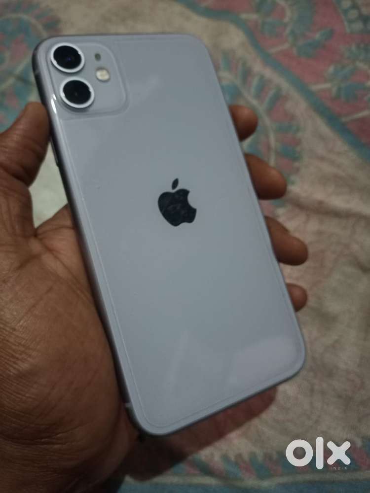 Iphone 11 (64 Gb storage)