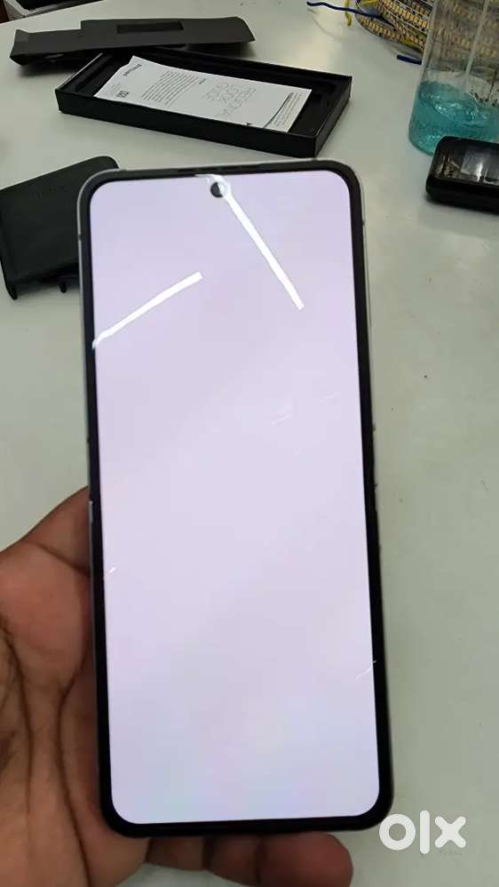 Samsung flip 6 new condition