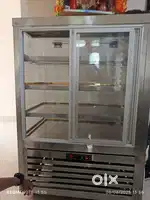 Cake displayer