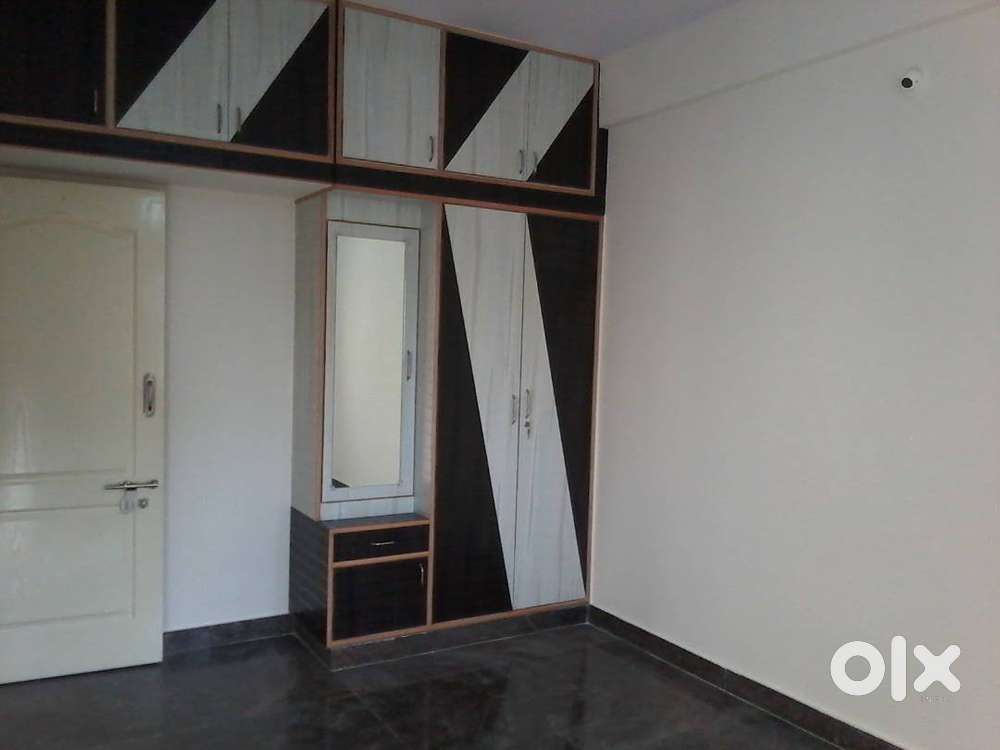 Spacious 2BHK Builder Floor for LEASE in HSR Layout - US0678