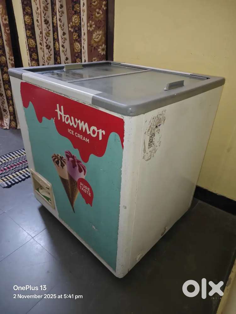 Hi im selling D FREEZER