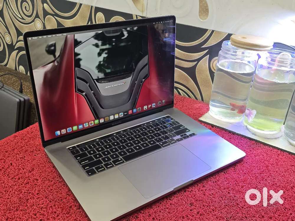 Apple Macbook Pro 2020 i7 16gb 512gb 5.5gb Graphics 16inch Retina