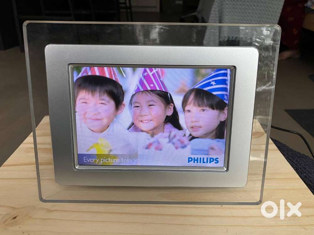 Brand NEW PHILIPS Digital Photo Frame -supports multiple storage cards