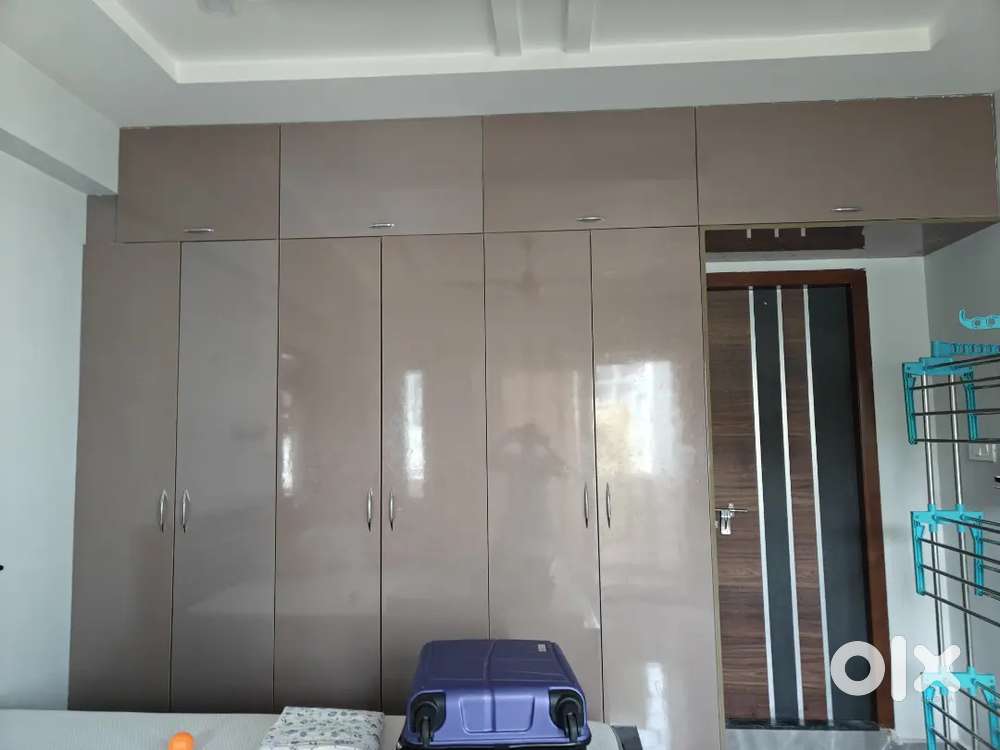 Looking for pg students girls or else families