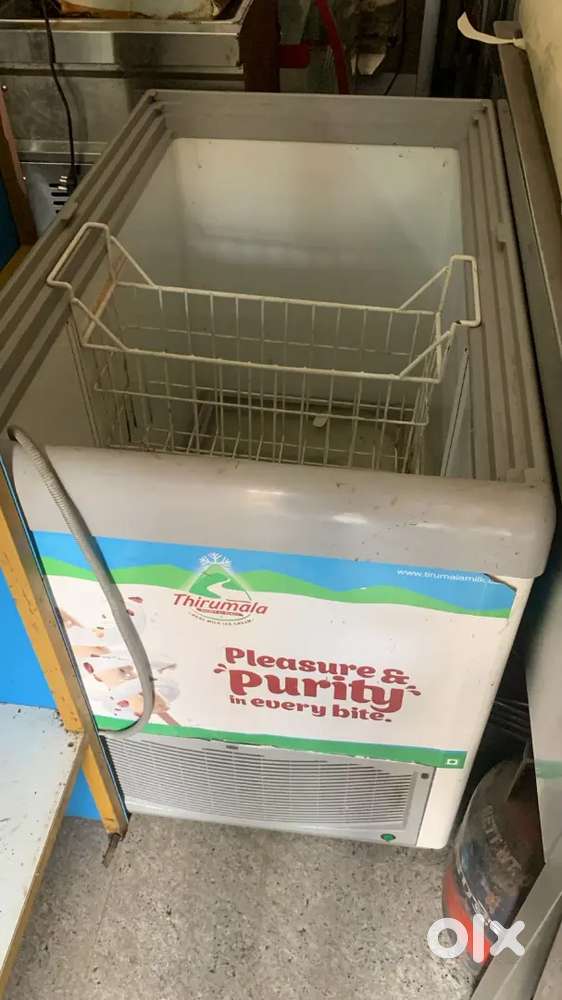 Tea counter dosa tawa stove cafe item standing table