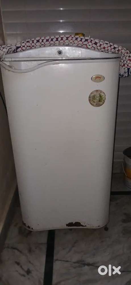 Godrej super star single door fridge in good condition