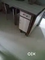 Folding dinning table