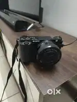 Sony zve10 with kit lens and all accessories