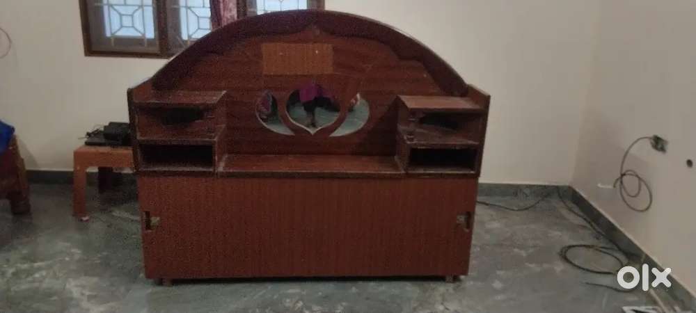 King Size Good quality full set bed