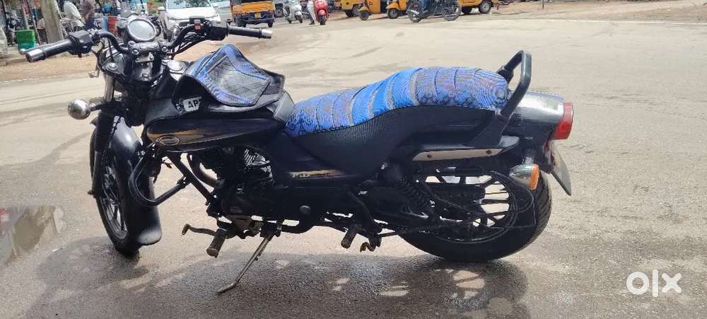 ఫుల్ బోర్డు చేసిన చేపిచ్చా మనీ అర్జెంటు వల్ల సేల్స్ పెట్టాను