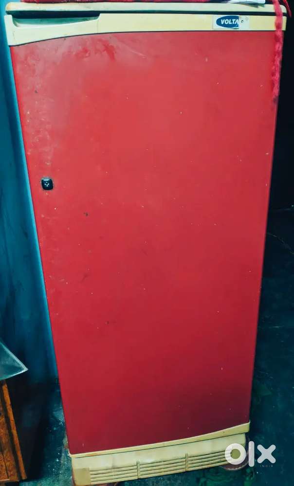 VOLTAS ( FRIDGE ) Refrigerator 2020 model Fully Working Condition