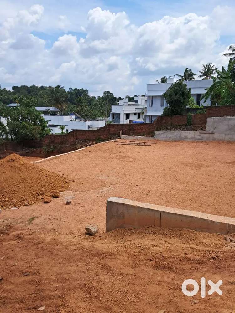 4.5.6 cent sreekariyam chekottukonam