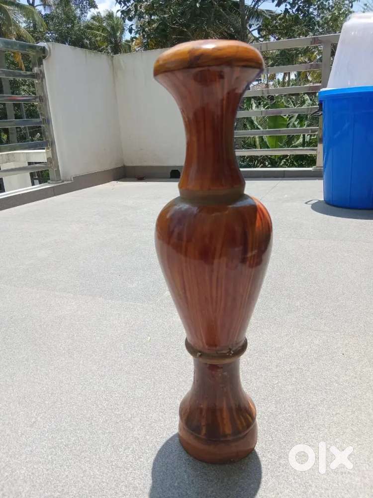 Wooden Flower Vase.