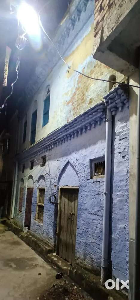 80 years old Ground +1st Storey House in old Lucknow