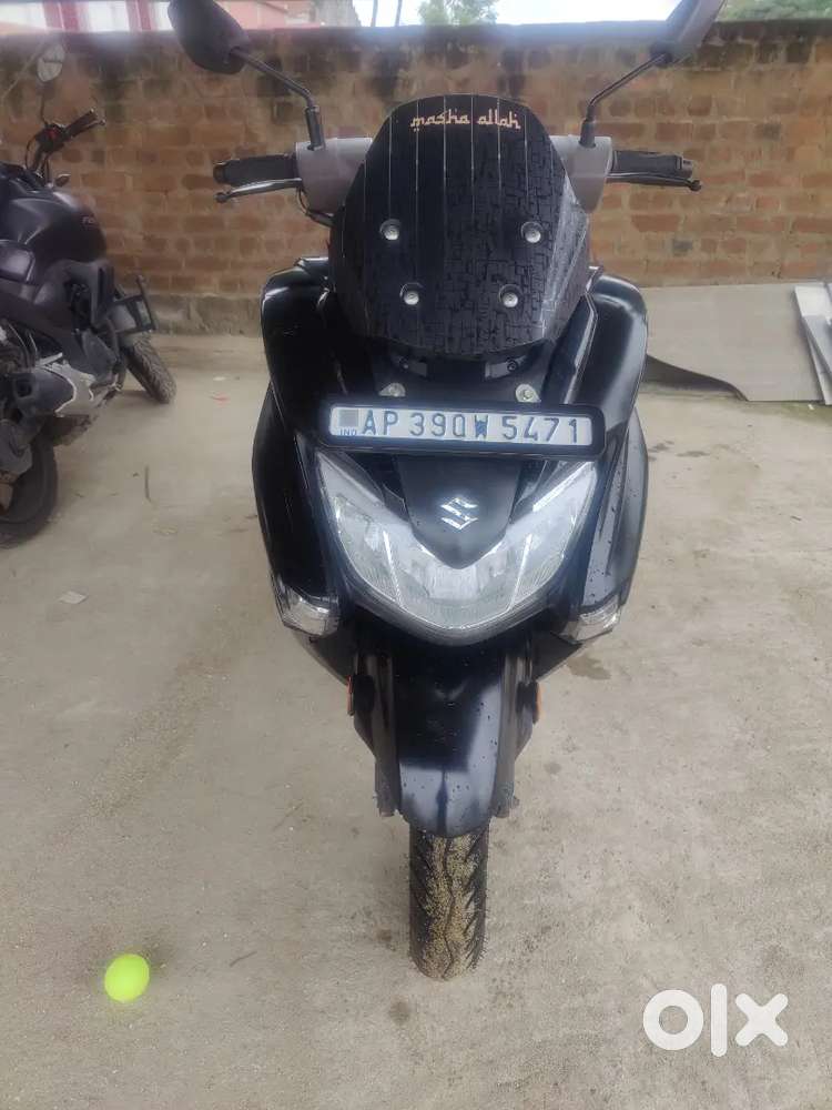 Suzuki burgman bs6 2022 superb condition