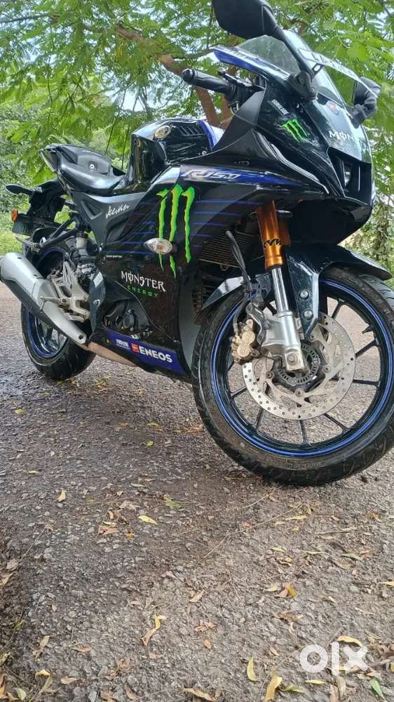 Yamaha r15 Monster edition