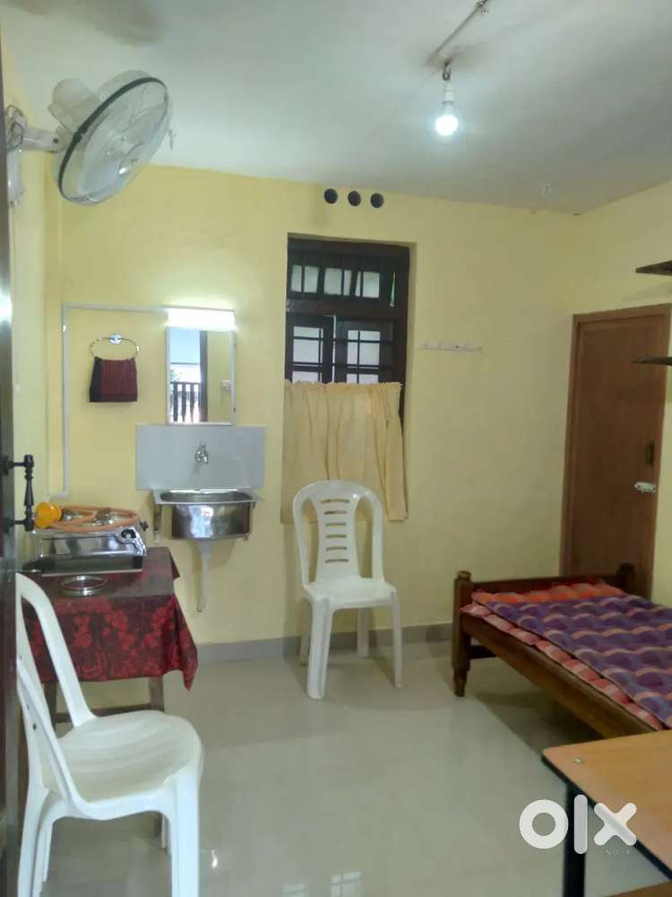 Independent room for well educated employees or students...