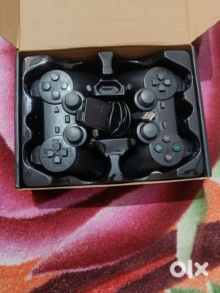 2.4G WIRELESS CONTROLLER GAMEPAD