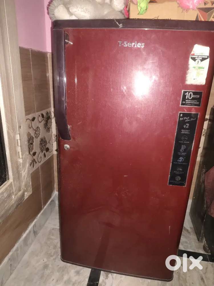 Fridge new hai sale karna hai 7000 only one month use kia hai
