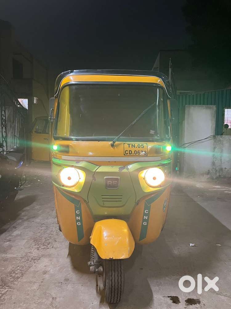 Bajaj CNG Auto