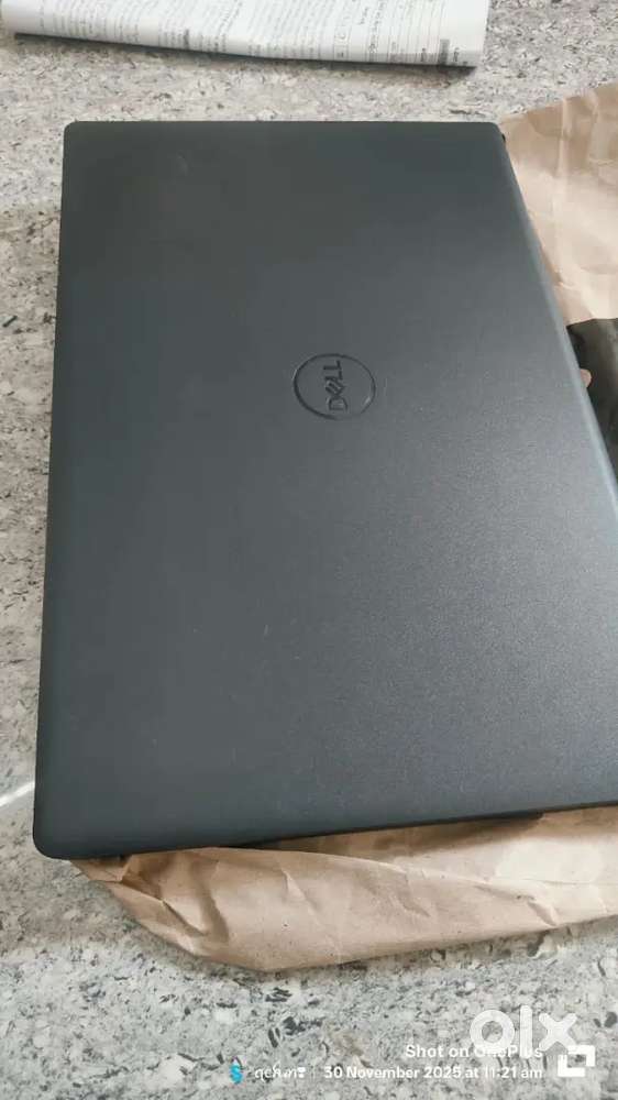 Dell laptop 12th generation 6 month old8/512 i3