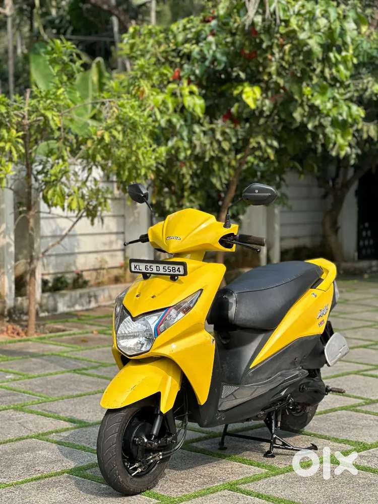 Honda Dio 2014 Yellow