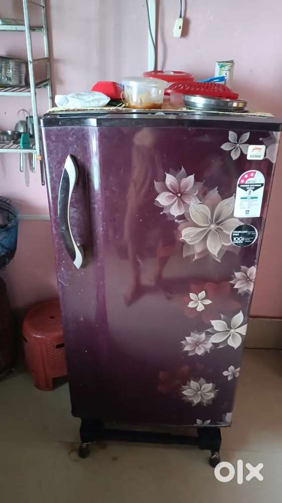 A 185litre newly purchased refrigerator for sale
