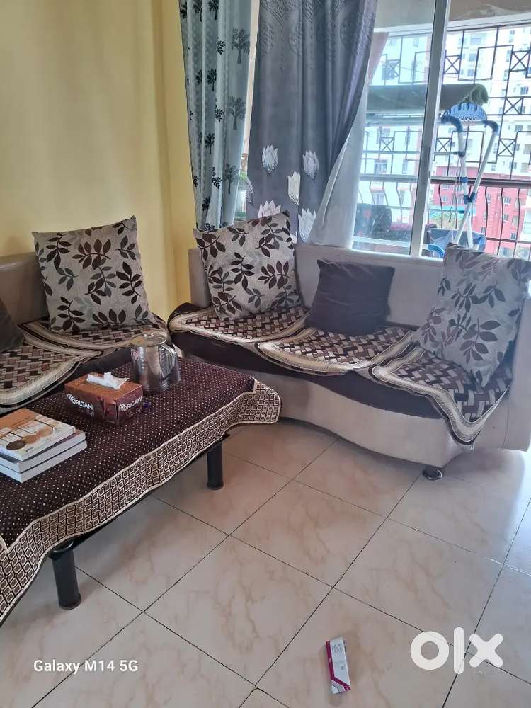 Sofa [3+3+1+1] with center table