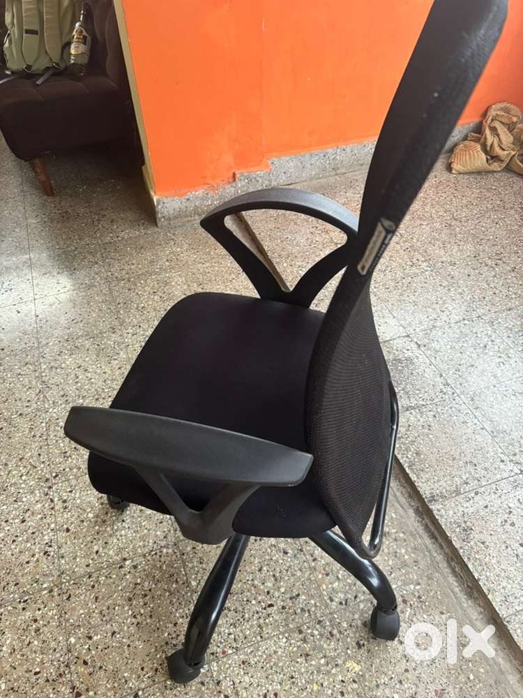 Office chair and table combo - 6000