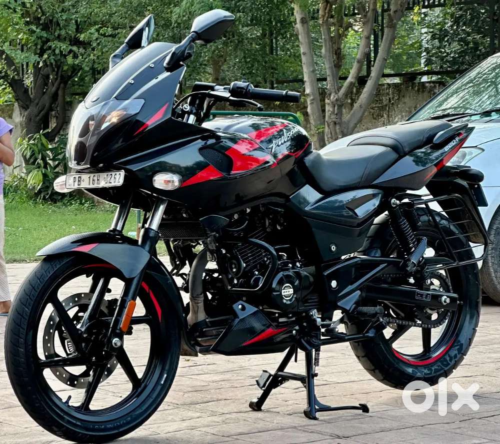BS6 Pulsar 220 cc fi