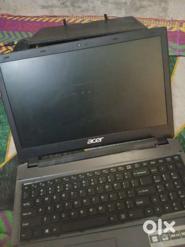 Acer Dead laptop With charger