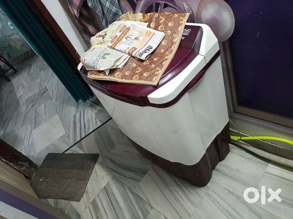 Lloyd washing machine semi automatic