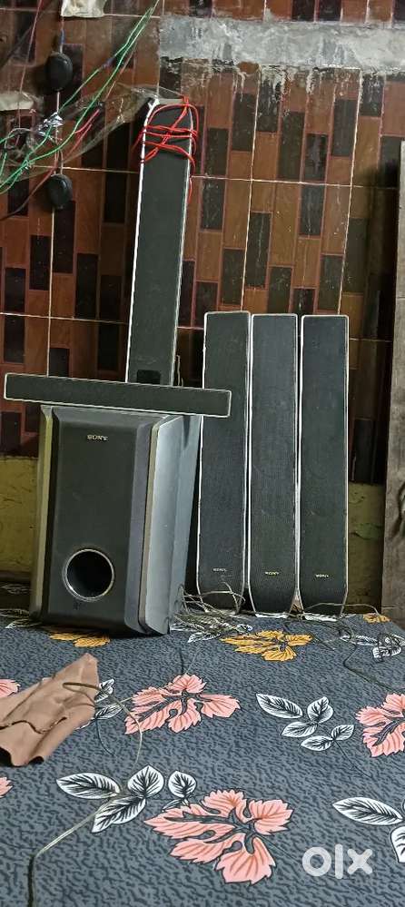 Avi receiver,5.1 good condition.9000