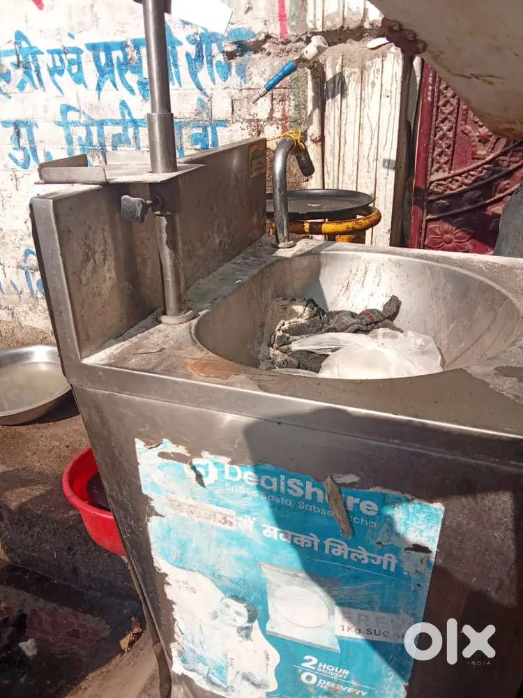 Restaurant kitchen professional ducting  and Sink With water tank