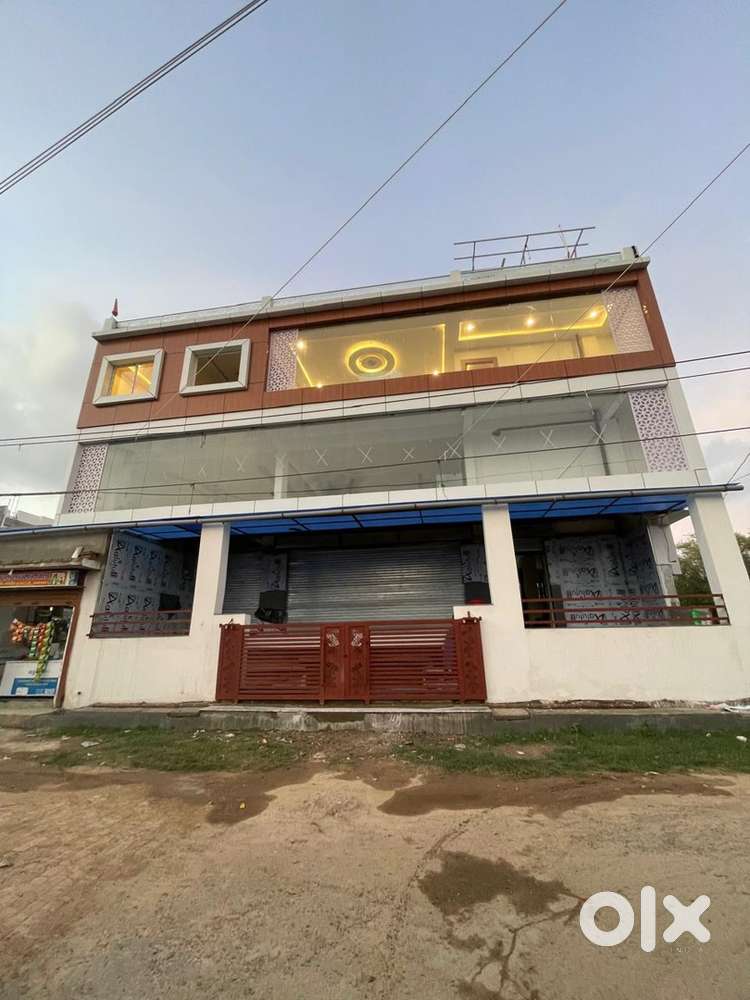 Spacious units suitable for showroom, office, or retail