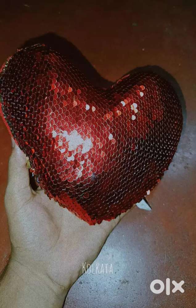 A colour changeble pink heart for home decor
