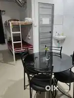 Ladies paying guest