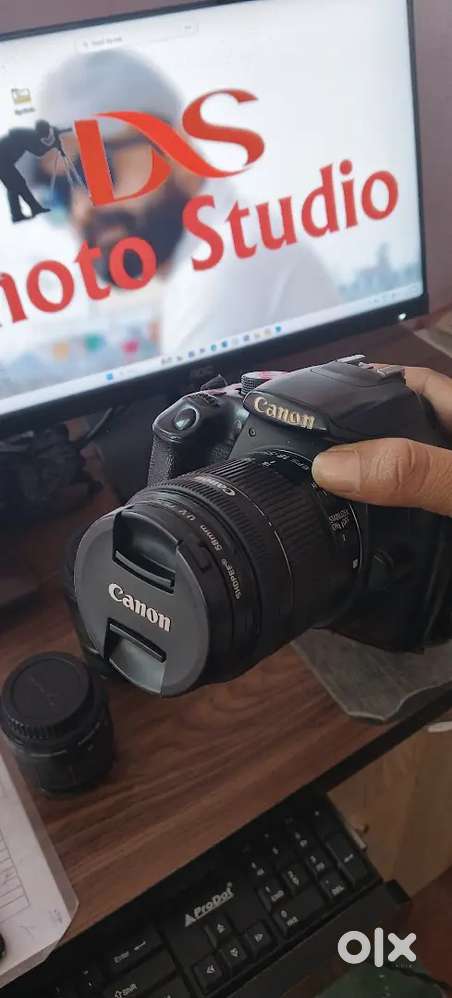 Canon 1500d lens 2lens18mm55mm. 55.250