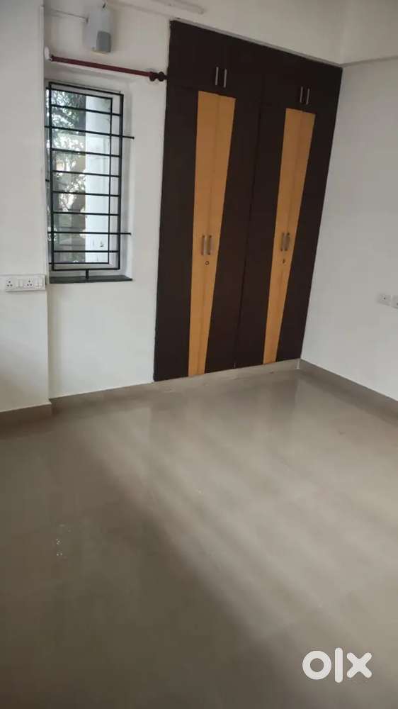 2400 SQFT APPROVED PLOT 6 BHK HOME SALE ADAMBAKKAM NEAR PUZHUTHIVAKKAM