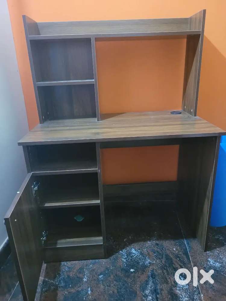 Study table- wakefit