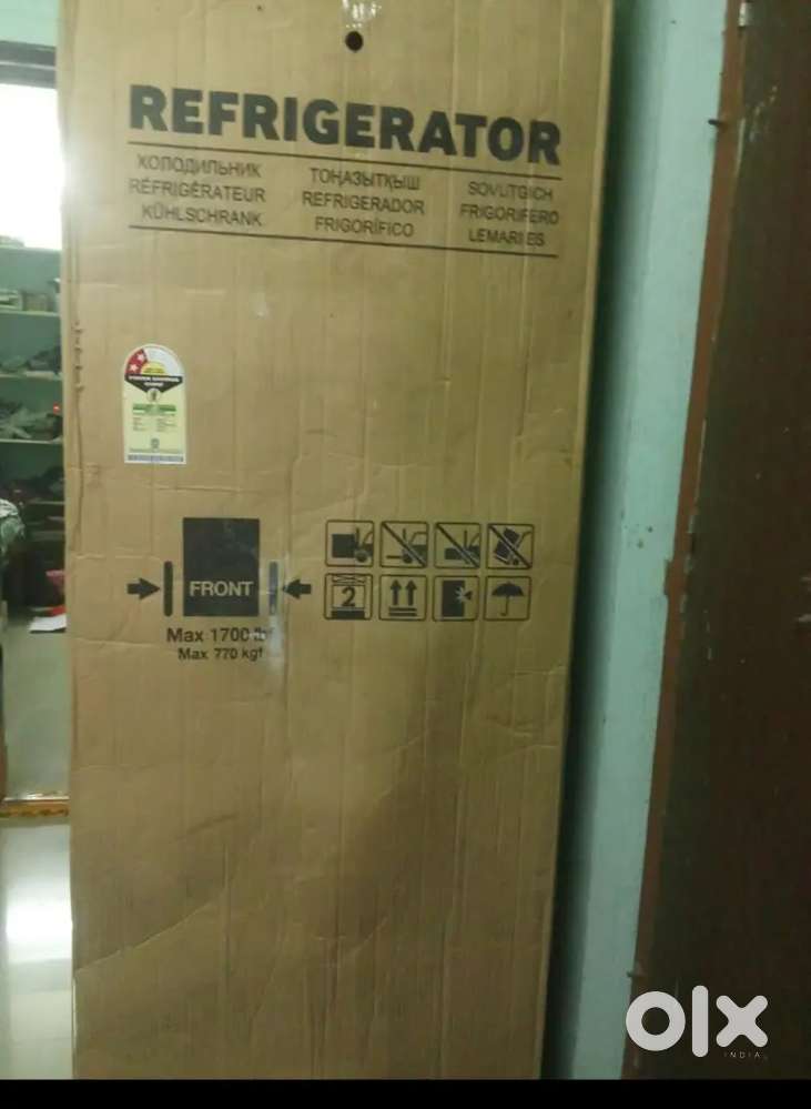Showroom fridge for sell