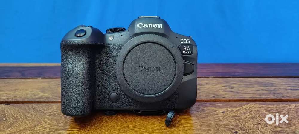 Canon EOS R6 mark 2 (10 months used) + rf viltrox 85mm 1.8 lens