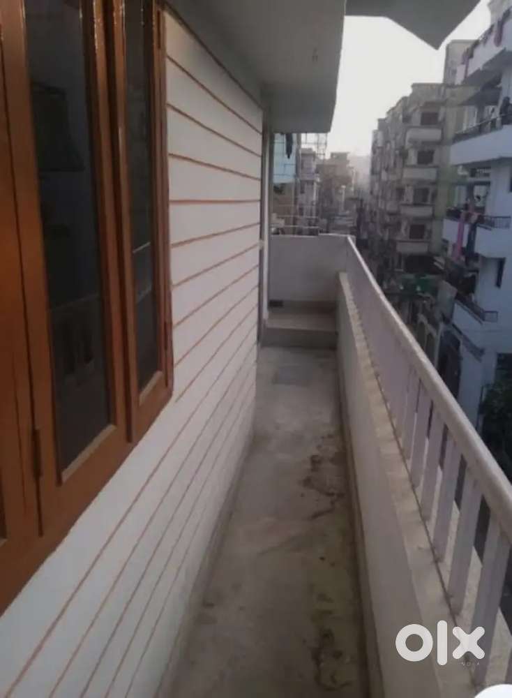 Ek achhi ladki roommate chahiye