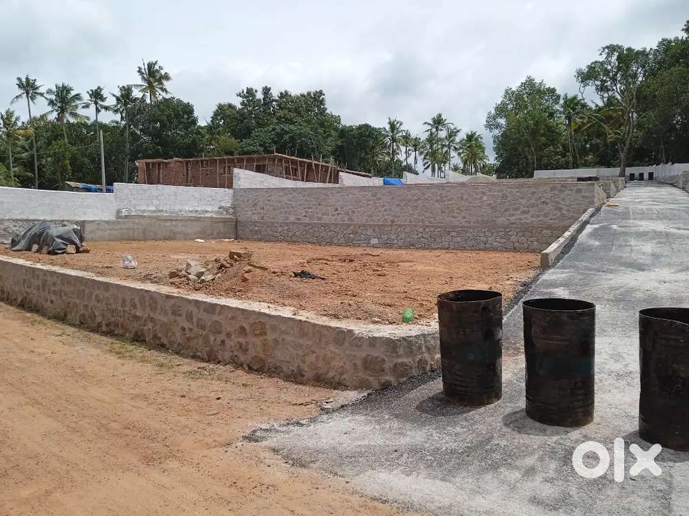 House plot sale sreekaryam chempazhanthy