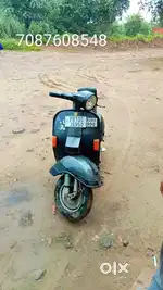 Vespa scooter 12 model nambar plet lagi hoi a