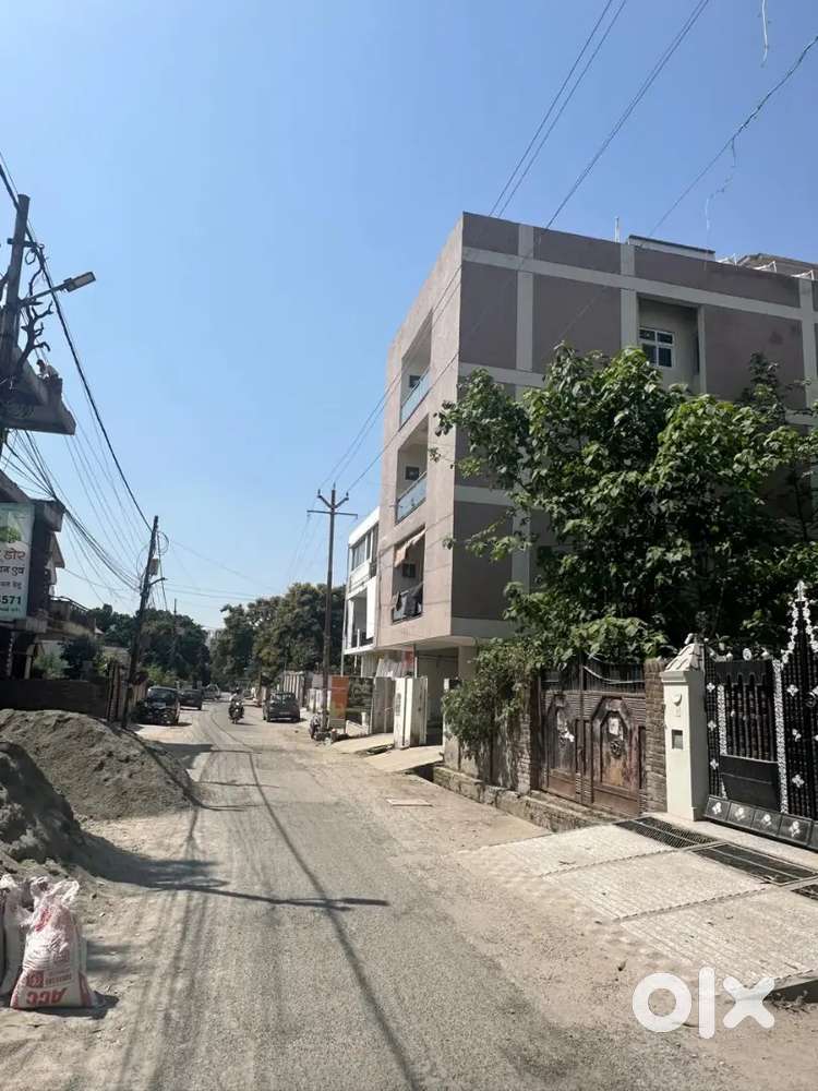 Selling my flat in rajender nagar near chai sutta bar