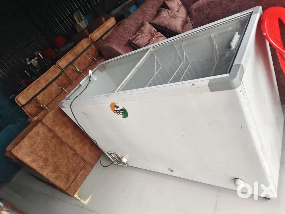 Deep फ्रिज / Refrigerator