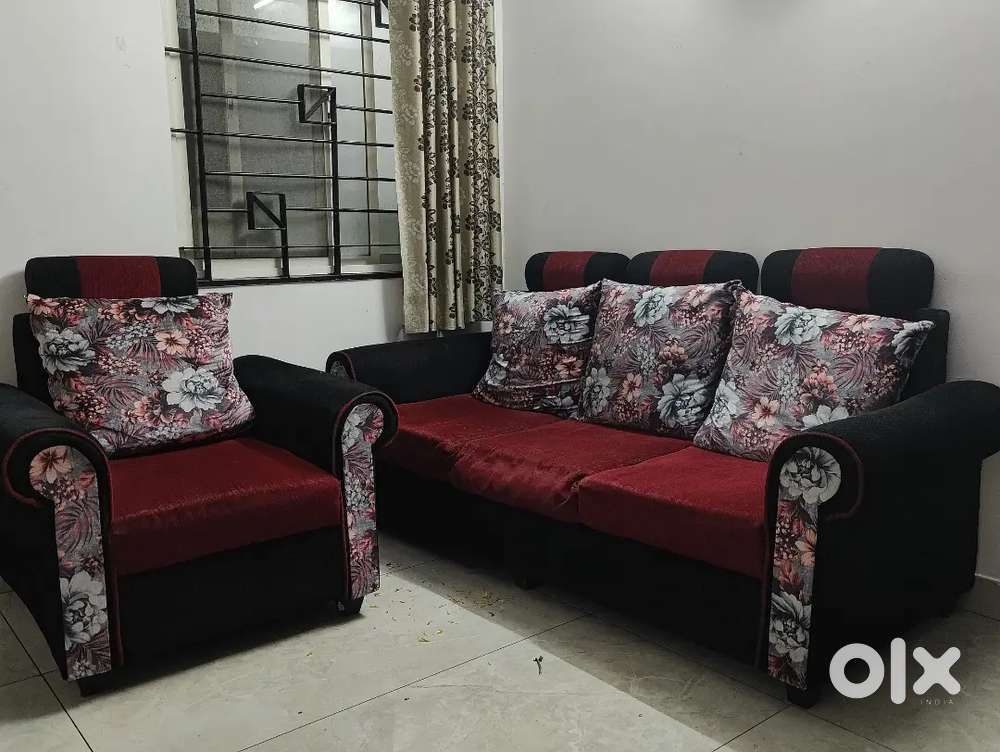 Selling Good quality sofa