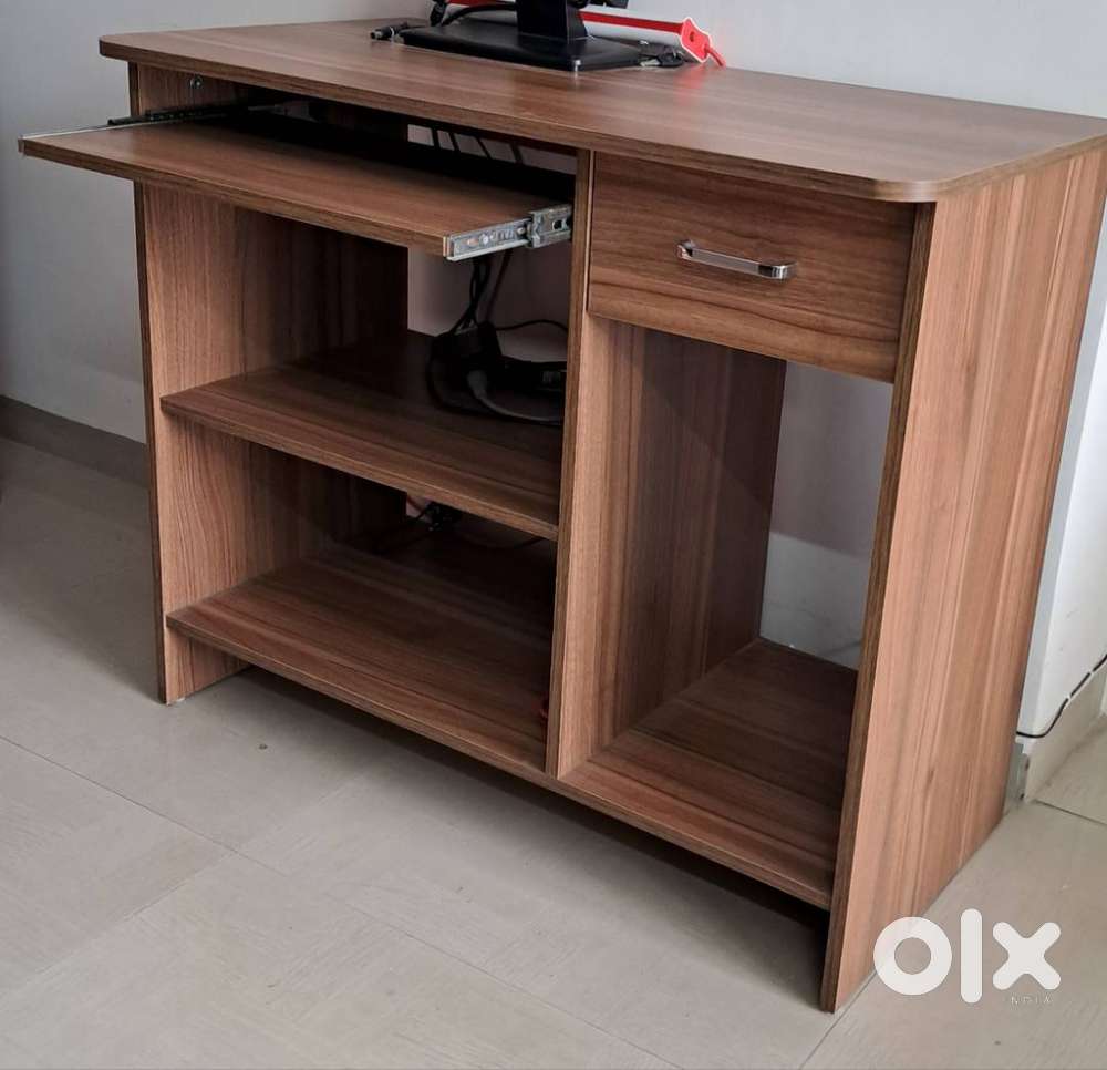 Computer table from homecentre